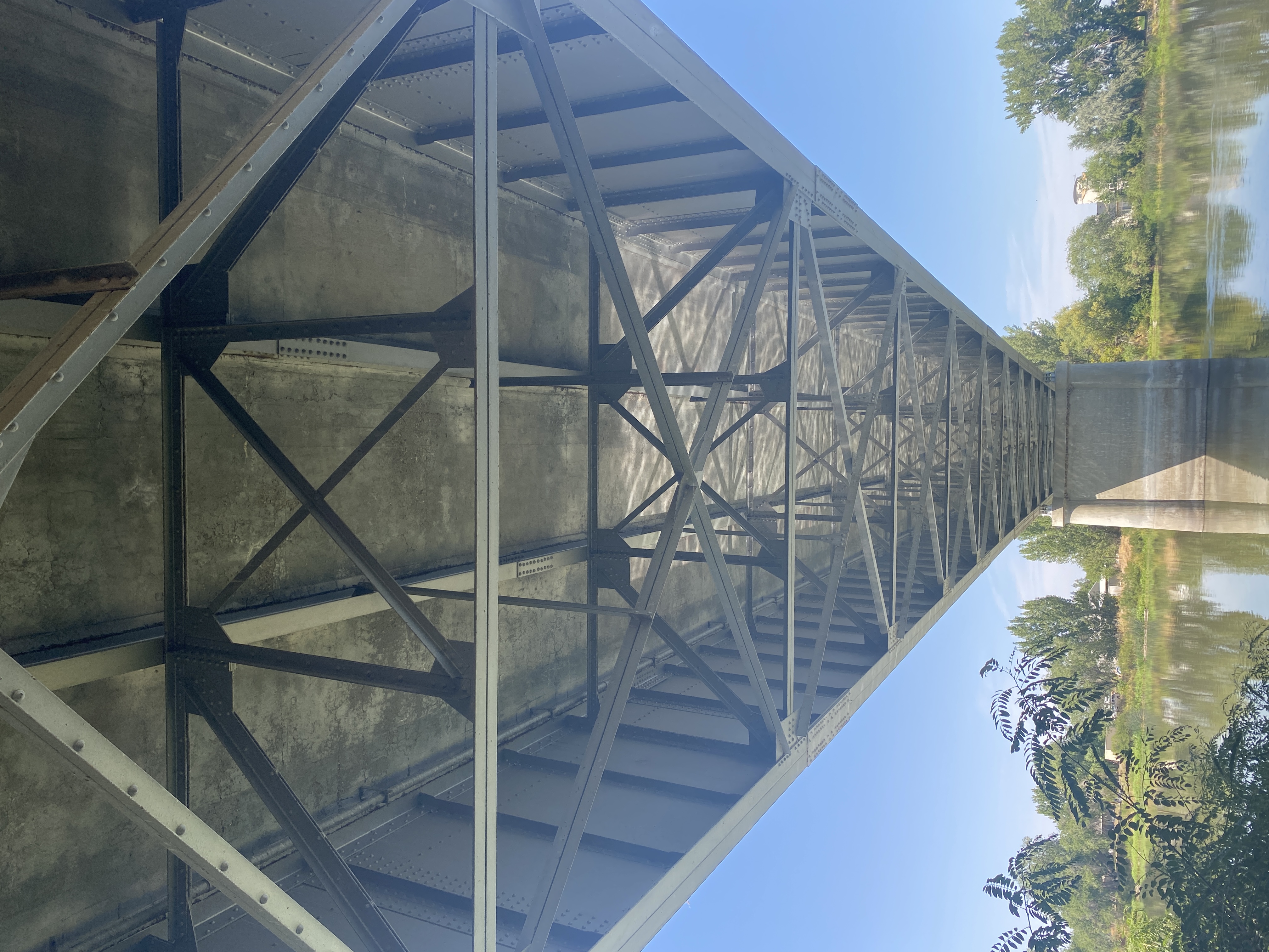 Support structures underneath Snake River Bridge